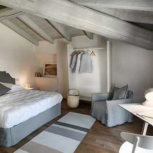 Camera con letto king size